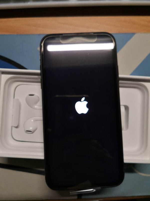 苹果手机黑色款有几种iphone背景变成黑色-第2张图片-平心在线